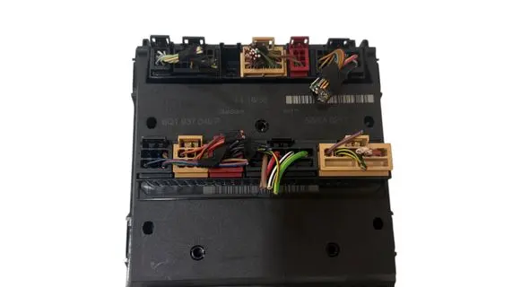 Skoda Fabia Mk2 (5J) Comfort/convenience module 6Q1937049F S2S36