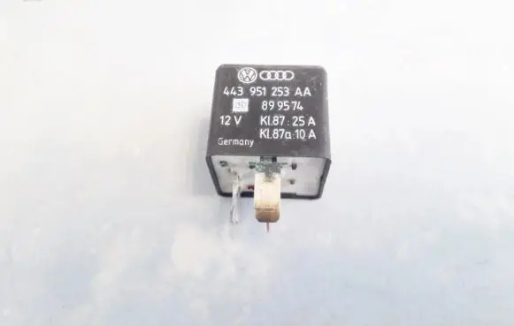 Audi A6 S6 C4 4A Other relay 443951253aa 899574