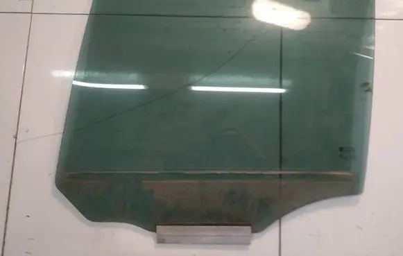 Opel Zafira B Rear door window glass AS3
