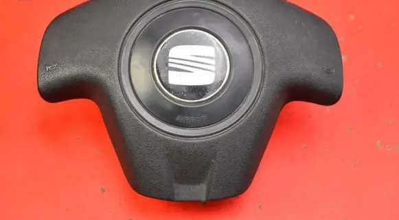 Seat Ibiza III (6L) Steering wheel airbag 6L0880201A