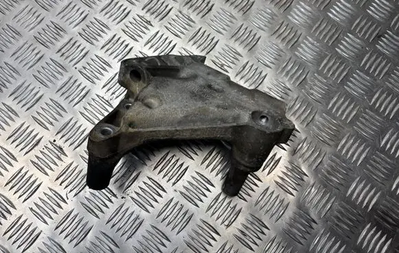 Audi A3 S3 8V Engine mounting bracket 04L199207
