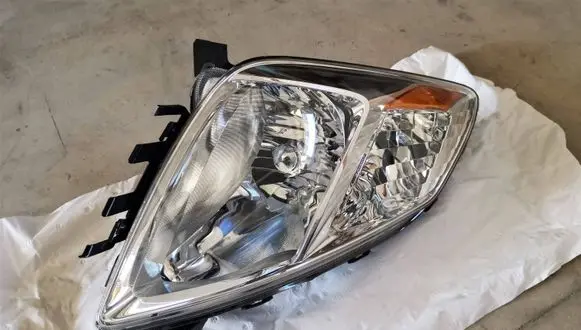 Toyota Prius (XW20) Headlight/headlamp 8113047070