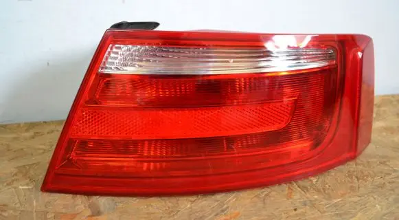 Audi A5 8T 8F Tailgate rear/tail lights 8T0945095