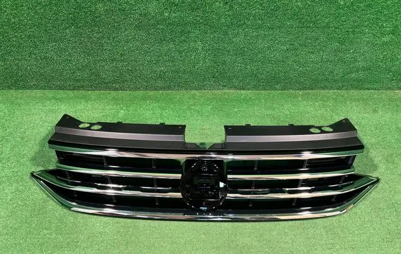 Volkswagen Tiguan Front bumper upper radiator grill 5NA853651BF