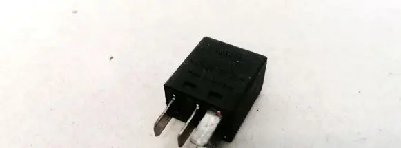 Opel Zafira A Other relay 24432680 70221
