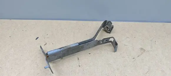 Mercedes-Benz C W204 Front bumper mounting bracket A2045241340