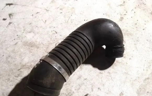 Skoda Superb B5 (3U) Air intake hose/pipe 8d0129615