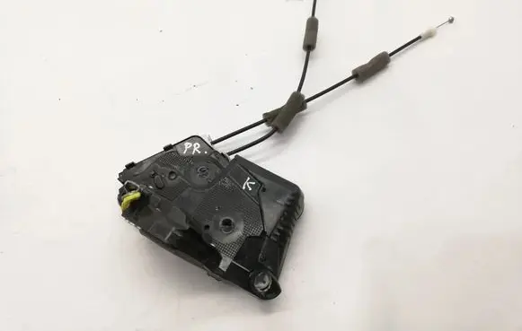 Toyota Yaris Cross Coupe door lock (next to the handle) 