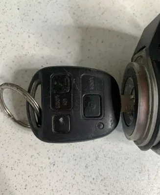 Toyota Avensis T250 Ignition lock 736661A 05015178