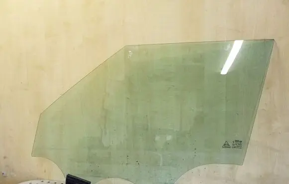 KIA Soul Front door window glass four-door