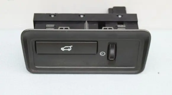 Tailgate opening switch