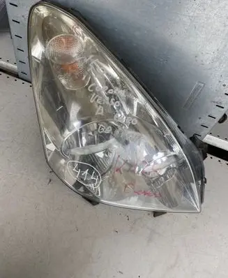 Toyota Corolla Verso AR10 Headlight/headlamp