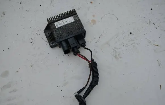 Volkswagen Transporter - Caravelle T5 Coolant fan relay 7H0919506F
