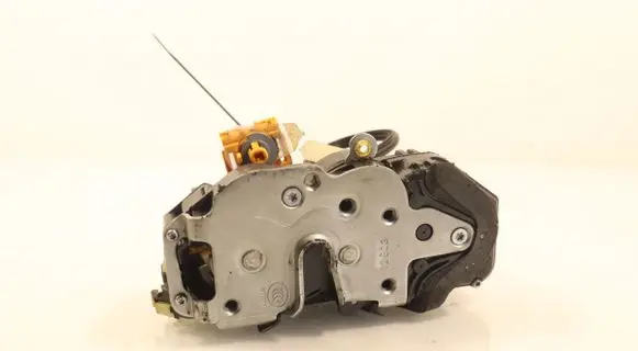 Chevrolet Aveo Front door lock 13579522
