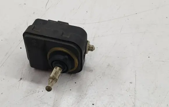 Volvo XC70 Headlight level adjustment motor 