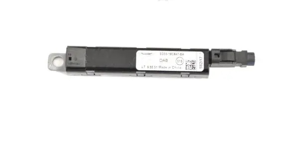 Aston Martin DB11 Aerial antenna amplifier ED3318C847BA