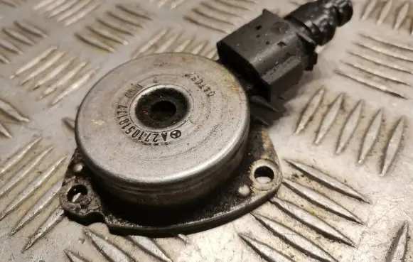 Mercedes-Benz C W203 Camshaft pulley/ VANOS 2710510177