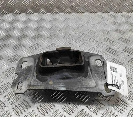 Peugeot 3008 II Engine mount bracket 9807420980 9673768480