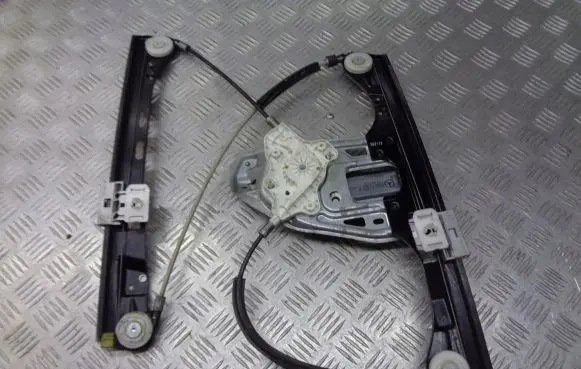 Mercedes-Benz C W203 Front door window regulator with motor A2118201742