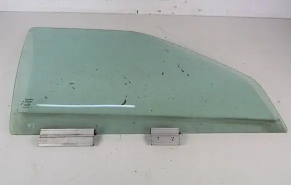 Volvo S70 V70 V70 XC Front door window glass four-door 