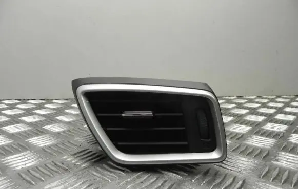 Nissan X-Trail T32 Rear air vent grill 687604BA0A T4137