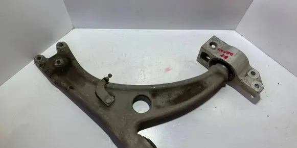 Volkswagen PASSAT B7 Front control arm