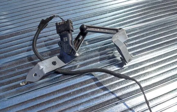 BMW 4 G22 G23 G24 G26 Rear air suspension level height sensor 6895466 21033 25496911