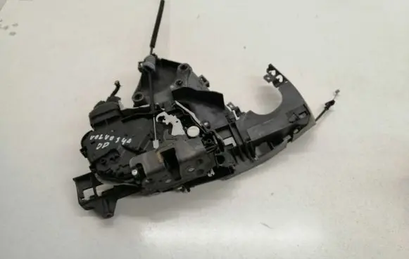 Volvo S40 Front door lock 30784047 2400151