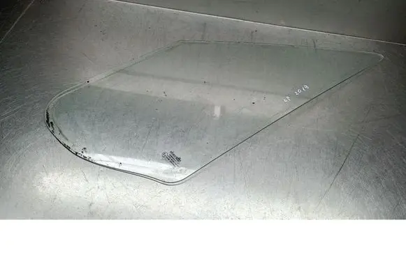 Fiat Ducato Front door window glass four-door 