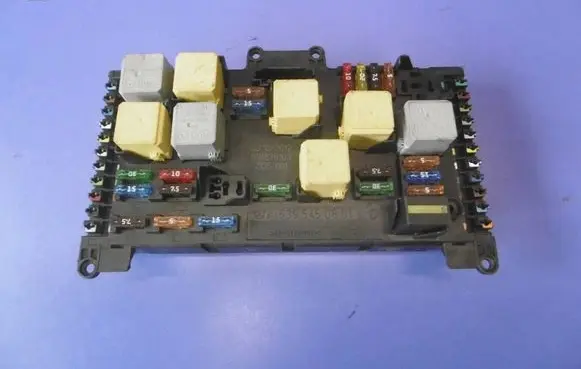 Mercedes-Benz Vito Viano W639 Fuse module A6395450801