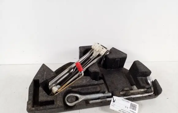 Mercedes-Benz CLC CL203 Tool set A2038990161