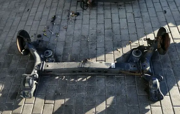 Volkswagen Golf VII Rear axle beam 5Q0501049AP