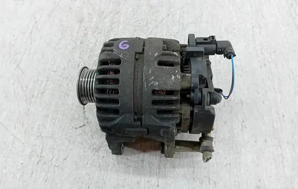 Volkswagen Golf V Generator/alternator 03C903023D