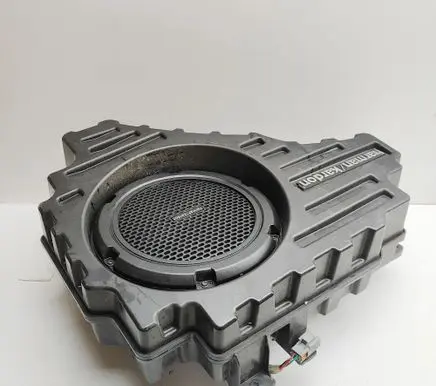 Jeep Grand Cherokee Subwoofer speaker 05035130AC 8950001901D