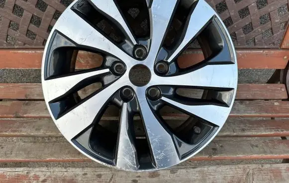 Suzuki SX4 S-Cross R17 alloy rim 