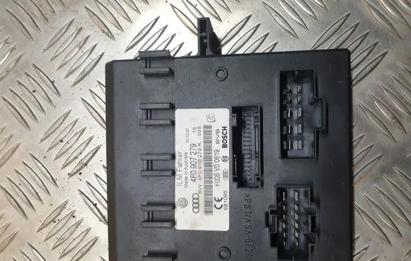 Audi Q7 4L Comfort/convenience module 4F0907279 4F0910279K
