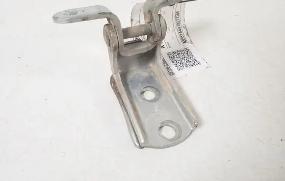 Toyota Hilux (AN10, AN20, AN30) Rear door lower hinge 68770-02020