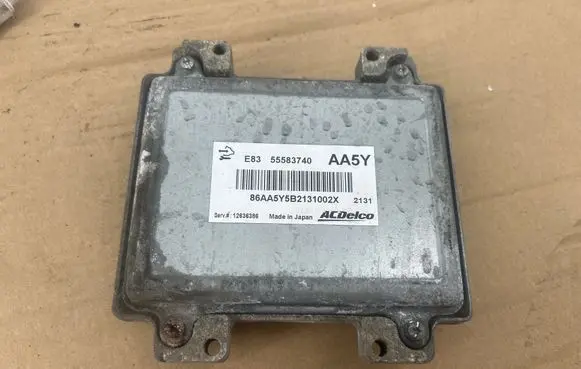 Opel Insignia A Engine control unit/module 55583740 12636386 86AA5Y5B2131002X
