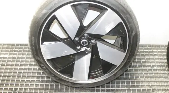 Volvo XC40 R12 alloy rim 32143630