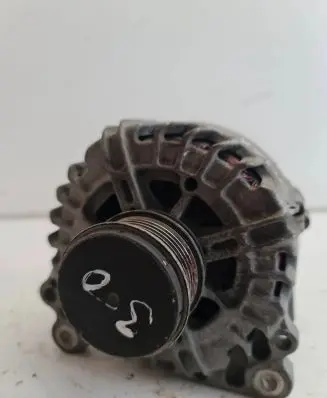 Volkswagen Caddy Generator/alternator 03L903023A 2608901A 210049430