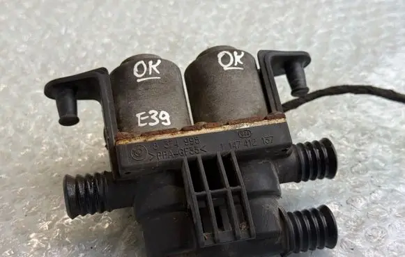 BMW 5 E39 Coolant heater control valve 8374995