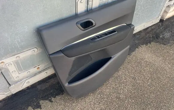 Peugeot 3008 I Front door card panel trim