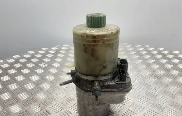 Opel Astra H Power steering pump