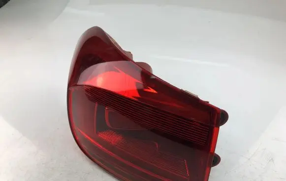 Volkswagen Tiguan Tailgate rear/tail lights 02714658