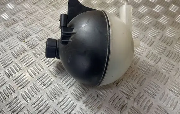 Mercedes-Benz B W245 Coolant expansion tank/reservoir A1695000149