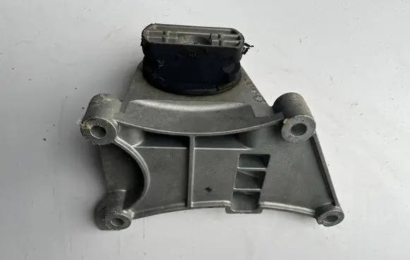 Fiat 500L Gearbox mounting bracket FIAT 500L ŁAPA PODUSZKA SKRZYNI BIEGÓW 0.9 900 T.B