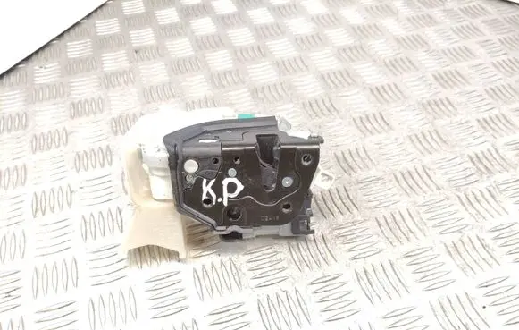 Audi A3 S3 8V Front door lock 8V4837349