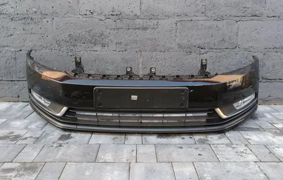 Volkswagen PASSAT B7 Front bumper 3AA807221