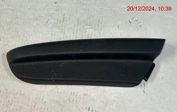 Toyota Avensis T270 Rear seat side bottom trim 72526-05010