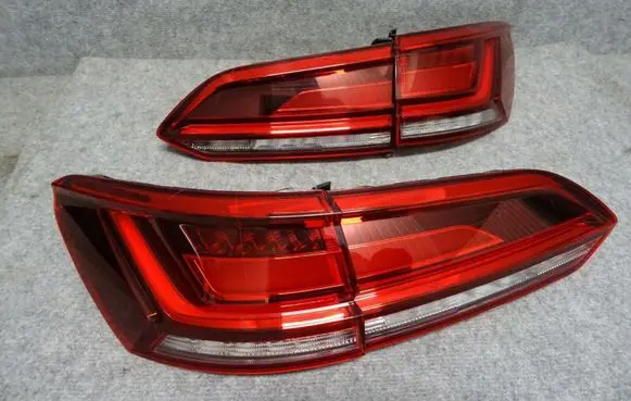 Volkswagen Touareg III Rear/tail lights set 